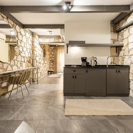 Charming Flat Near Hadrians Gate-2