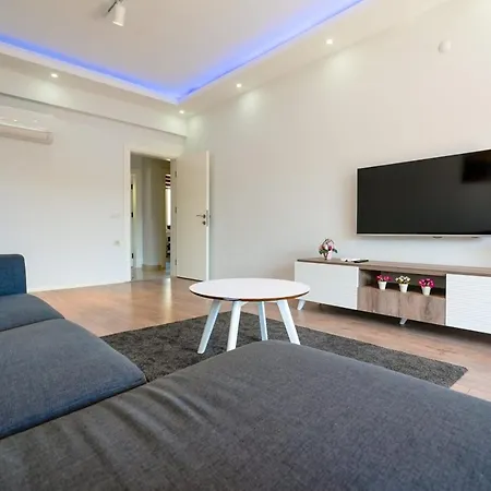 Modern Flat Near Public Transportation In Kemer-3