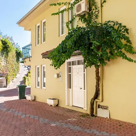 Gold City Luxury Accommodation-3