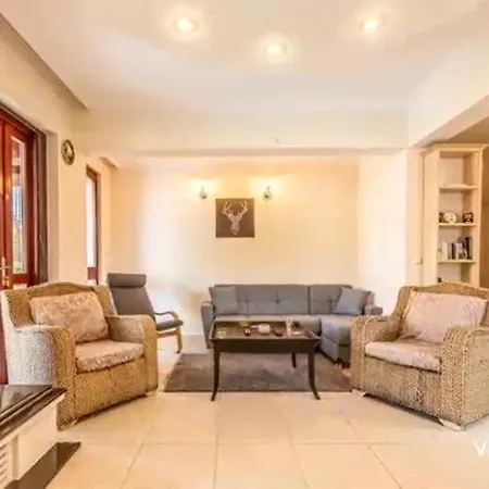 Bluehomes 3 Yatak Odali Oezel Havuzlu Termesos Villa-3