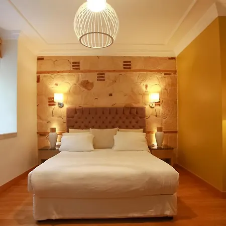Colorful Studio Flat Near Hadrian'S Gate-2