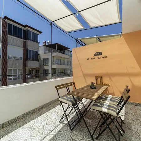 Central Flat With Balcony And Terrace In Muratpasa-2