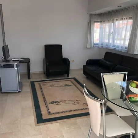 Antalya Belek Merkezde Havuzlu Sitede 2+1 Daire-3