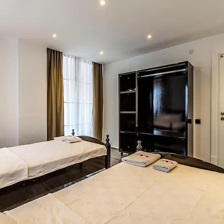 Sleeps 6, Stylish Designed Villa - Awz 288-2