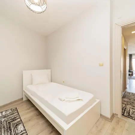 Refreshing Flat Within Walking Distance To Konyaalti Beach With Sea View In Antalya-2