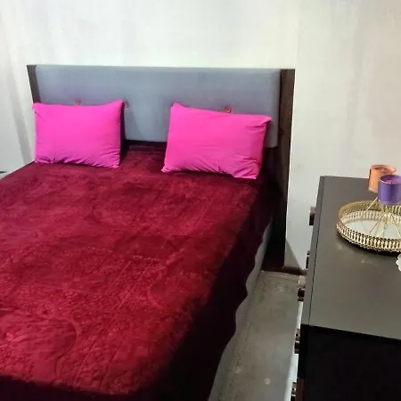 Makif Family Apartment Cheap Furnished Vacation Flat Rooms-2