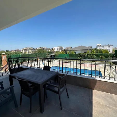 Antalya 5 Odali Oezel Havuzlu Villa-2