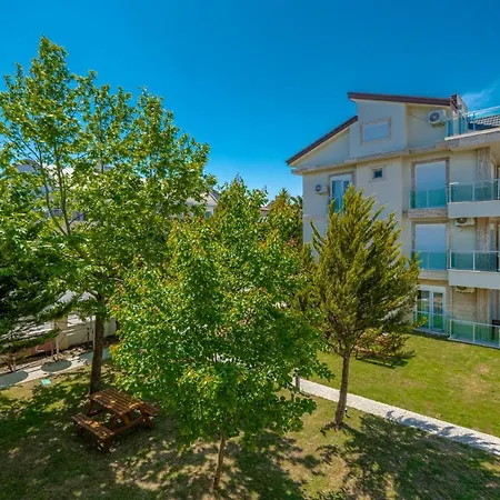 Belek Deluxe Suit-3