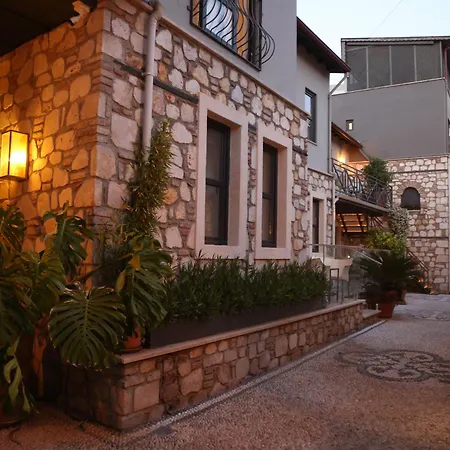Lovely Flat With Balcony Near Hadrian'S Gate-2