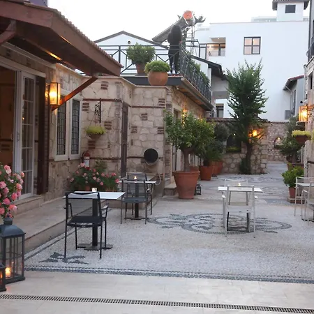 Charming Flat Near Hadrian'S Gate-2