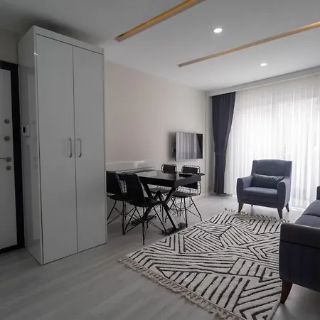 Apartment With Balcony Close To Beach In Muratpasa-3