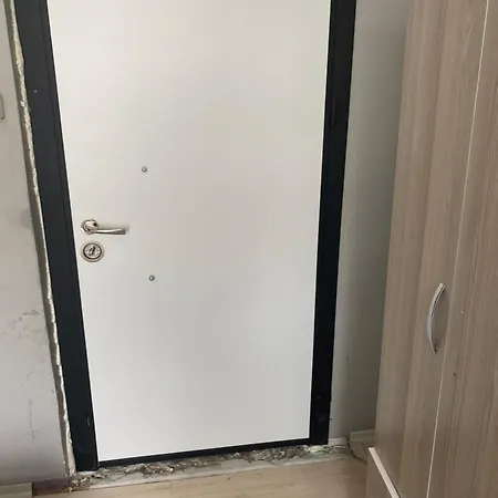 Red White House-2