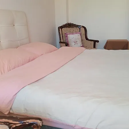 Be My Guest - Homestay Apartments Guest Houses Sleeping Rooms-2
