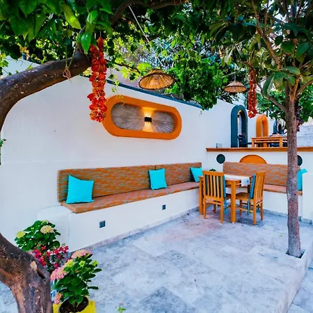 Sardunya Otel Arka Bina-3