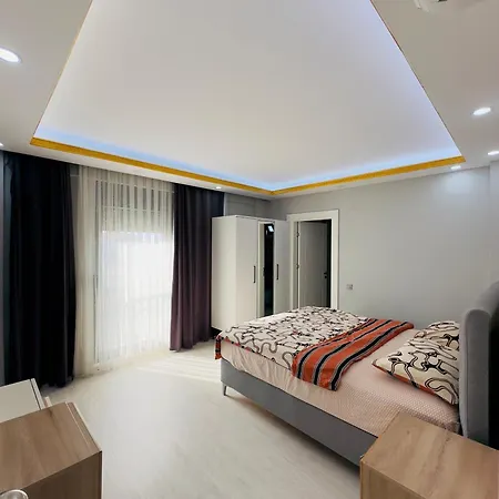 Antalya 5 Odali Oezel Havuzlu Villa-3