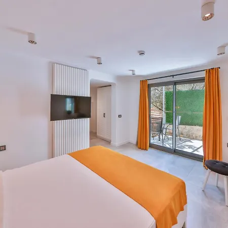 Jasmine Otel-2