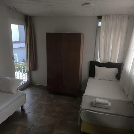 Safari Suit Hotel , Side-3