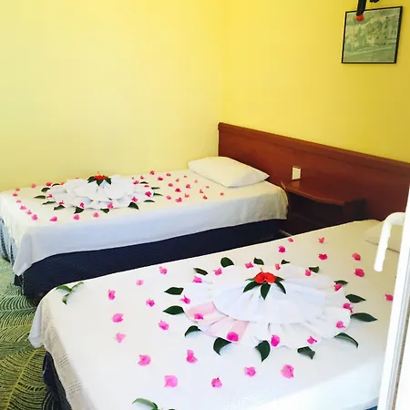 Paradise Hotel-2