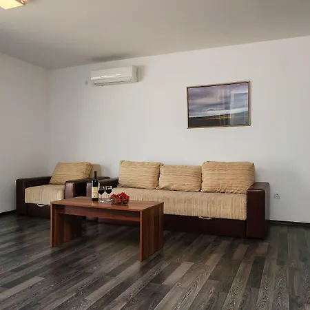Iris Apart Hotel-3