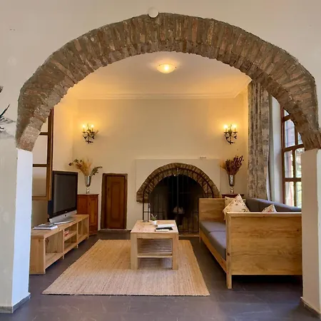 Old Town Cozy Villa In The Heart Of Antalya-2