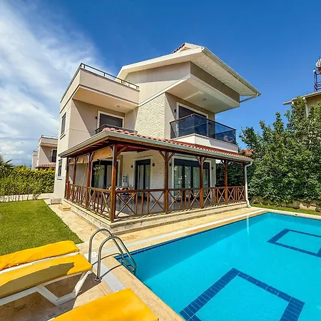 Paradise Town Villa Lisa-2