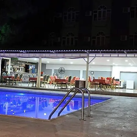 Anita Kemer Noch Hotel-3