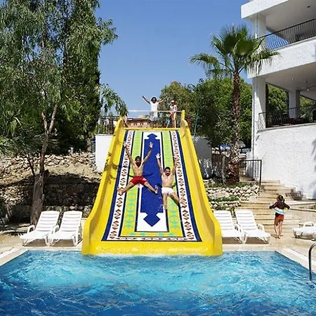 Larissa Beach Club-2