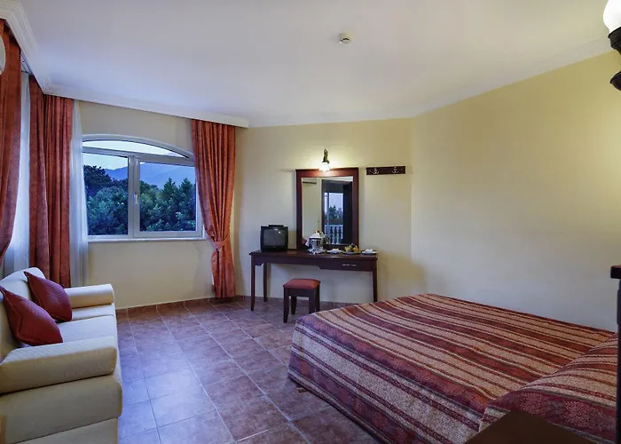 Larissa Sultan Beach Camyuva