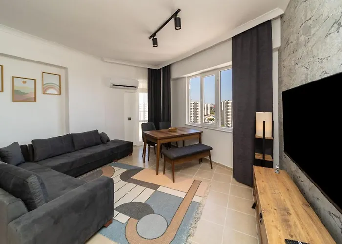 Sea View Apartment Near Lara Beach In Kundu Aksu Antalia che accetta animali