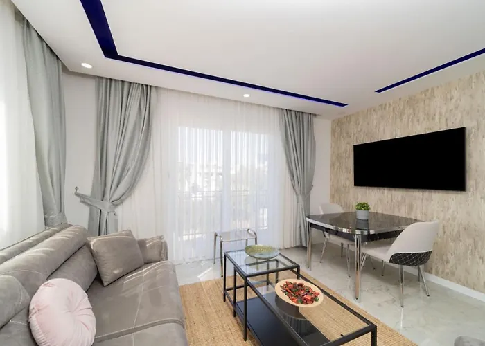 Huisdiervriedelijke Modern Flat Near Beach In Antalya Appartement