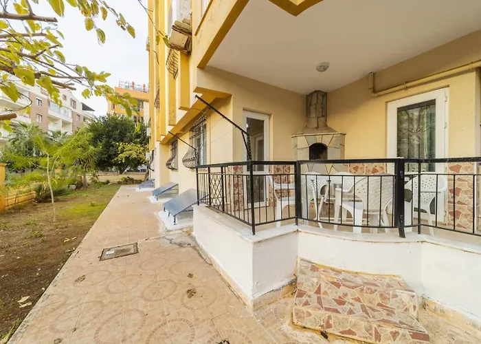 Spacious Flat With Backyard In Muratpasa Antalia