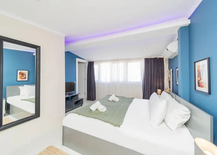 Haustierfreundliches Ferienwohnung Superb Flat Near Hadrian'S Gate Antalya