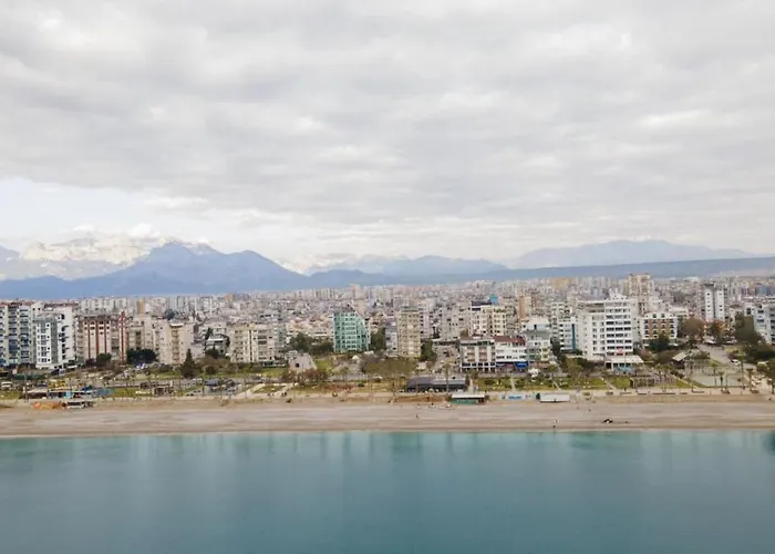 Flat With Terrace Next To Konyaalti Beach Antalia che accetta animali