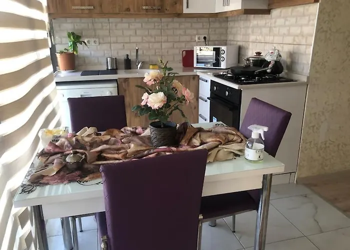 Lara Denize 900 Metre Havuzlu 1+1 Ozel Muthis Lokasyon Ev Antalia