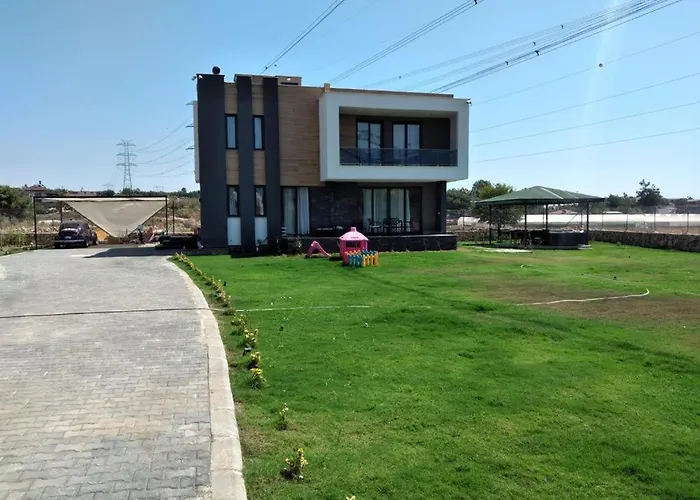Sakin Bir Ortamda 3 Odali Villa Antalya