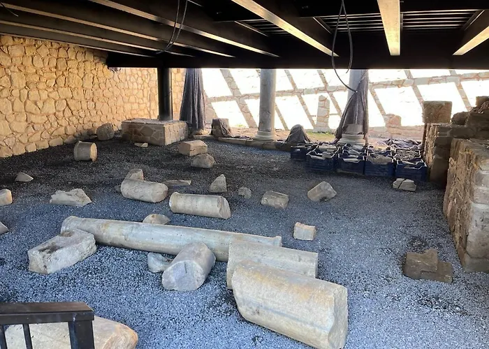 Beach House Hotel Sidé