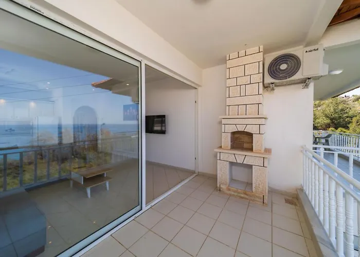 Huisdiervriedelijke Flat With Sea & Nature View And Balcony In Alanya