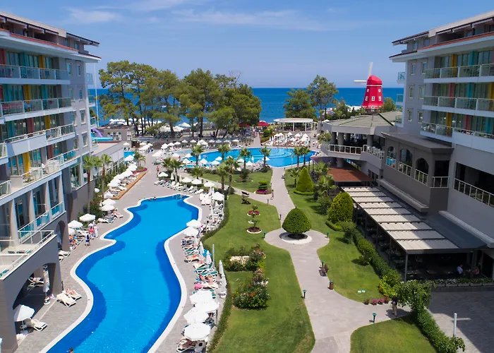 Akra Kemer