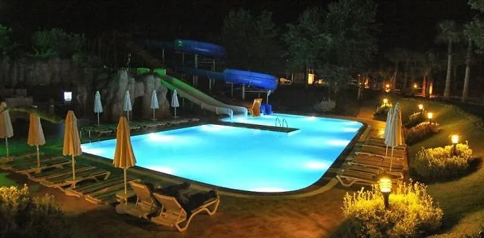 Queen'S Park Le Jardin Kemer