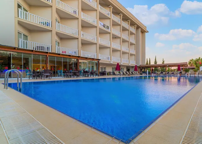 Justiniano Theodora Resort Okurcalar