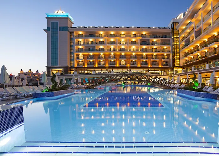 Luna Blanca Resort & Spa Side