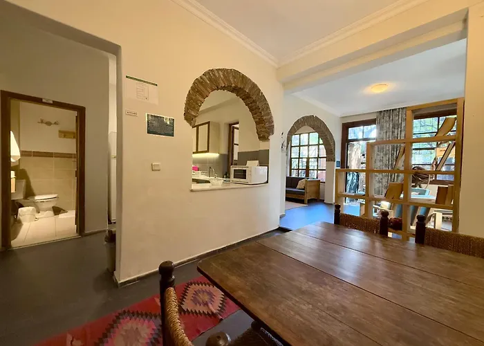 Old Town Cozy Villa In The Heart Of Antalya