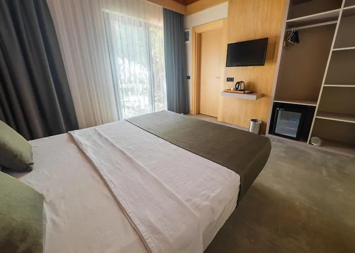 Perast Garden Hotel Çıralı