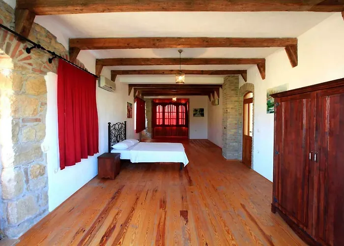 Side Cottagehause
